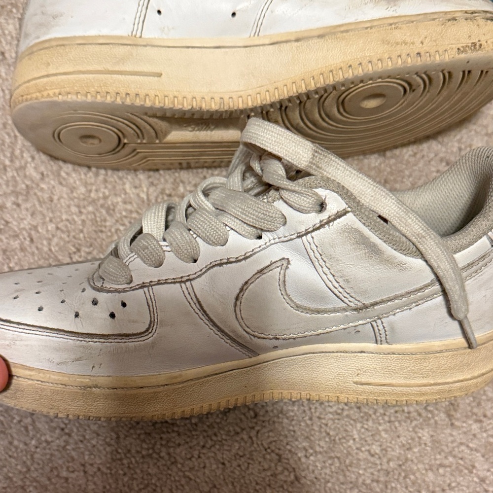 Woman’s Air Force Ones size US 5.5